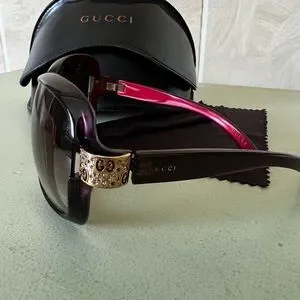 Gucci Authentic Sunglasses, Wine with Gold Accents. Amazon.com: Gucci GG1221S 004 Gold/Red Rectangular Men main image 4
